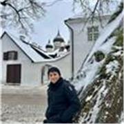 Joven estudiante con título B2 de ingles y con 2 años de preparación para el C1