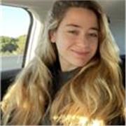 Hola! Soy estudiante de Universidad en la facultad de Psicologia. Puedo ofrecer classes a niños/as de primaria y ESO.