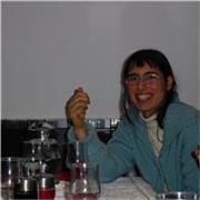 Educadora especializada en dibujo y escultura, con amplio recorrido en el sector de la educación infantil artística.