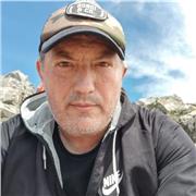 Profesor de Comunicación Social, redacción / oratoria, y abogado profesional