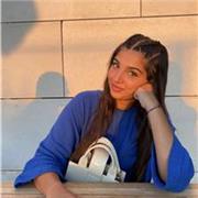 Cours d’anglais pour enfants jusqu’au lycée (terminale). 
Étudiante en 2eme année d’école d’infirmière.