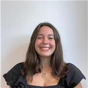 Profesora de refuerzo para estudiantes de primaria y de la eso