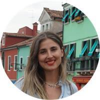 Profesora de piano imparte clases de lenguaje musical, piano e iniciación musical