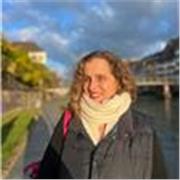 Diplômée de maîtrise en droit, parfaite maîtrise de la langue française, bon niveau en matières générales y compris l'anglais. 