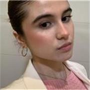 Estudiante de Derecho comprometida a enseñar la materia de castellano a quien lo necesite. 