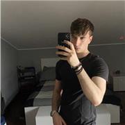 Studente di Ingegneria e laureando in Economia, impartisce lezioni di matematica a studenti di scuole superiori