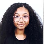 Apta para todas las edades y niveles, muy comprometida, amable y paciente.