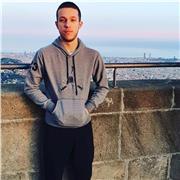 Profesor recién graduado la Universidad, con grado en Psicología