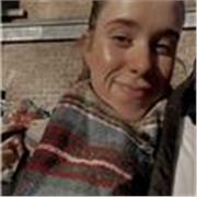 Soy una estudiante de cuarto de la carrera de magisterio de primaria con mención en inglés