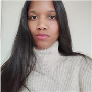 Professeure d'anglais passionnée, je propose des cours adaptés et personnalisés pour chaque élève.