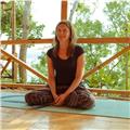 Esperta in tecniche di respirazione, mindfulness meditativa, rilassamento e yoga terapeutico