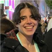 Profesora de inglés que adapta clases a tus gustos para un aprendizaje ameno y efectivo