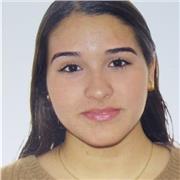 Titulada en el bachillerato biosanitario, poseo un nivel B2 de inglés certificado por Cambridge.