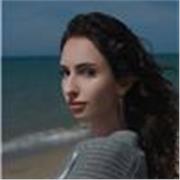 Mi chiamo Carina Gabrielyan. Sono pianista professionale e insegnante di pianoforte. Vi aspetto tanto!