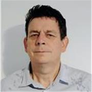 Do you need an experienced tutor who can approach a wide range of subjects? I can help you.