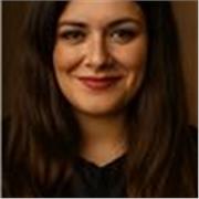 Soy graduada en Educación y profesora de inglés con amplia experiencia en la enseñanza online