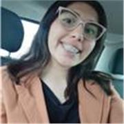 Profesora de historia para adolescentes y jóvenes estudiantes