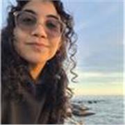 Profesora de Lengua Castellana y Literatura con experiencia trabajando con niños, adolescentes y adultos, presencial y virtual