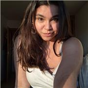 Profesora que imparte clases de matemáticas, química y física, además de todas las asignaturas que se tenga dudas.