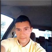 Profesor de diseño industrial, imparte clase a personas de cualquier edad