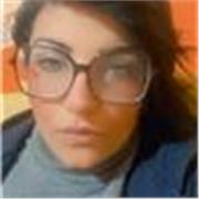 Docente di lettere impartisce lezioni di italiano, storia, geografia