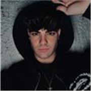 Entrenador de fútbol a niños de 10 a 14 años