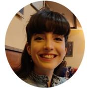 Professeure certifiée donne cours de ST2S