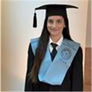 Graduada en Magisterio Infantil en la Universidad Católica de Murcia. Mucha experiencia en cuidado de niños y clases particulares 