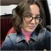 studentessa universitaria disponibile per aiuto compiti per ragazzi di elementari e medie