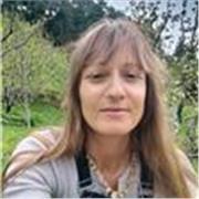  I help people move through life transitions and work or study overwhelm. I´m originally from England, currently based in India