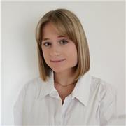 Cours particuliers et aide aux devoirs. Très patiente et pédagogue.