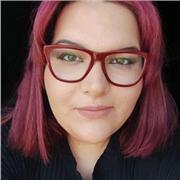 Imparto clases de de inglés básico y apoyo en otras materias a niños de primaria. Tengo experiencia tanto en la formación como en el cuidado de niños. 
También soy profesora de maquillaje para personas de cualquier edad.