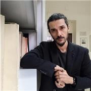 Laureato in Lettere e PhD offre lezioni di Filosofia