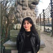 En formation pour devenir professeure d'anglais, je suis disponible afin de dispenser des cours ou des formations en anglais à tous !