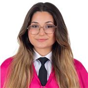 Ragazza spagnola arrivata da poco un Italia impartisce Classi di lingua per principianti