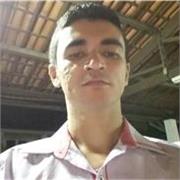 Professor de Inglês ensinando adolescente e adultos, em níveis básico e intermediário