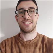 Neolaureato in ingegneria gestionale impartisce ripetizioni di matematica a studenti di liceo e istituti tecnici professionali