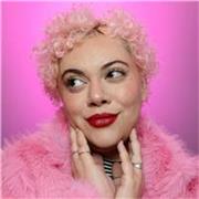 Professora Doutoranda (USP) com 15 anos de experiência – Redação, Gramática e Vestibulares