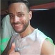 Se ofrece licenciado en Grado en Estudios Ingleses