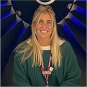 Me encanta enseñar, siento que es una forma de ayudar a los demás. Me gusta mucha trabajar con niños y adultos, 