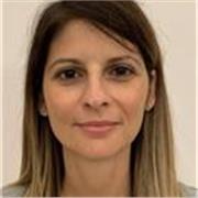 Impartisco lezioni di italiani per stranieri, sono laureata in farmacia e sto prendendo la specializzazione sul sostegno per insegnare nella scuola secondaria di primo grado. Sono dinamica e volenterosa