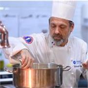 Un Chef de Restaurant Gastronomique et Traiteur pour votre formation.
