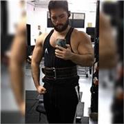 Entrenador personal con mas de 3 años de experiencia ayudando a gente a través de internet a conseguir su objetivo físico.