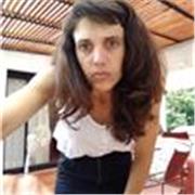 profesora de literatura y redacción da clases a todas las edades