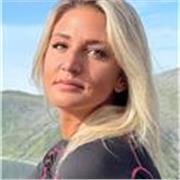 Insegnante laureata magistrale in Scienze della Formazione Primaria, con anni di esperienza, offre lezioni online personalizzate