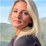 Insegnante laureata magistrale in Scienze della Formazione Primaria, con anni di esperienza, offre lezioni online personalizzate