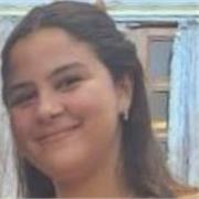 Universitaria que se le dan bastante bien las mates, la biologia y los idiomas