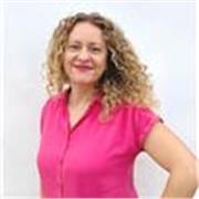 Profesora del área de Ciencias Sociales y Humanidades imparte clases para todos los niveles y edades