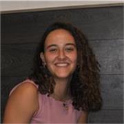 Profesora de Inglés jóven con nivel C2, apta para dar clases hasta nivel B2