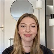 Étudiante en Master et titulaire d’une Licence LLCER anglais, je propose des cours d’anglais tous niveaux :)